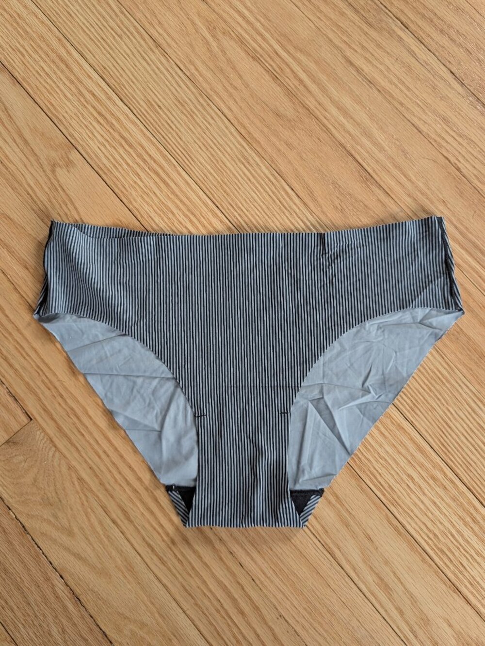 Lululemon InvisiWear Mid-Rise Bikini Underwear M Jumie Stripe Rhino Grey Black